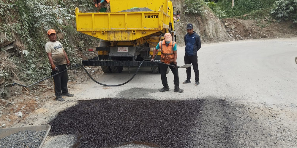 सिद्धार्थ राजमार्गका खाल्डाखुल्डी पुरिँदै